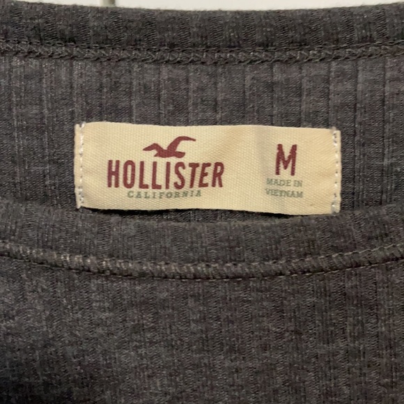 Hollister charcoal gray women’s ribbed crop top. Medium - Picture 2 of 4